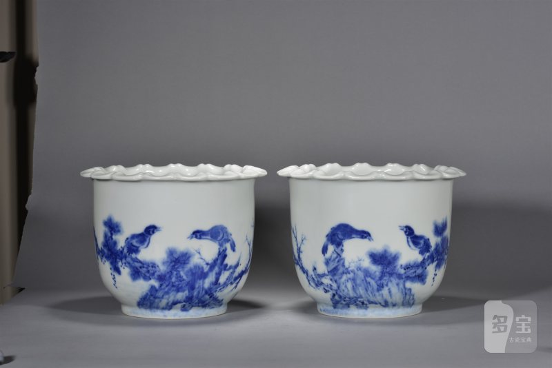 民国 王步风格青花花鸟纹花口花盆一对 - 图2